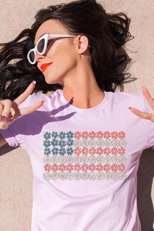 Red, White & Daisies | Graphic T Shirt