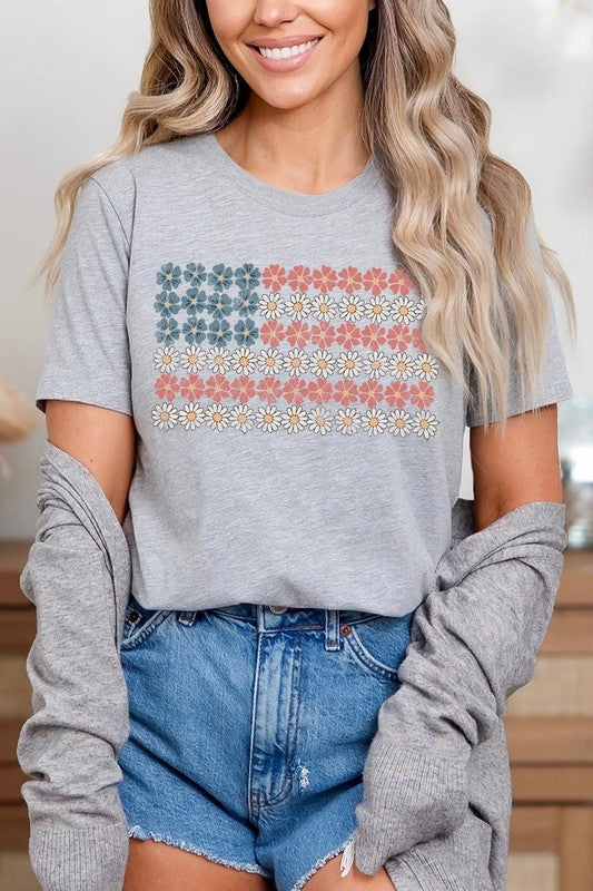 Red, White & Daisies | Graphic T Shirt