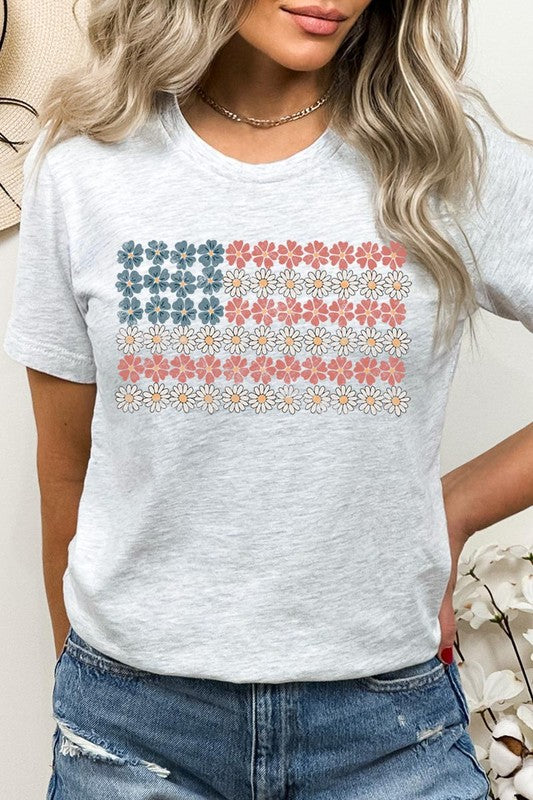 Red, White & Daisies | Graphic T Shirt