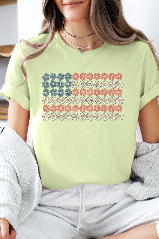 Red, White & Daisies | Graphic T Shirt