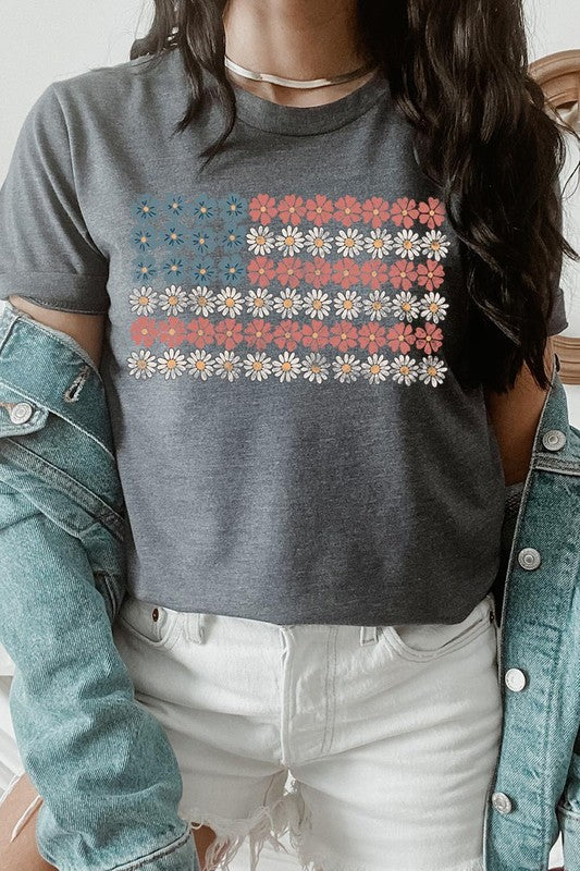 Red, White & Daisies | Graphic T Shirt