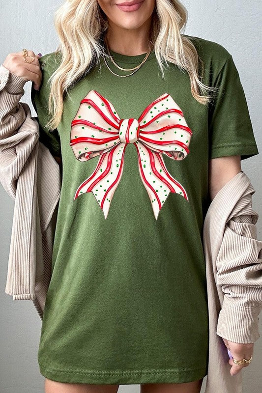Christmas Tree Cake Bow | Graphic Tee