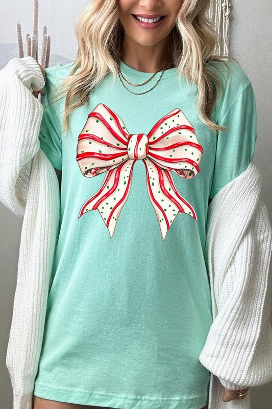 Christmas Tree Cake Bow | Graphic Tee