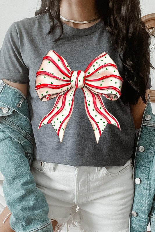 Christmas Tree Cake Bow | Graphic Tee