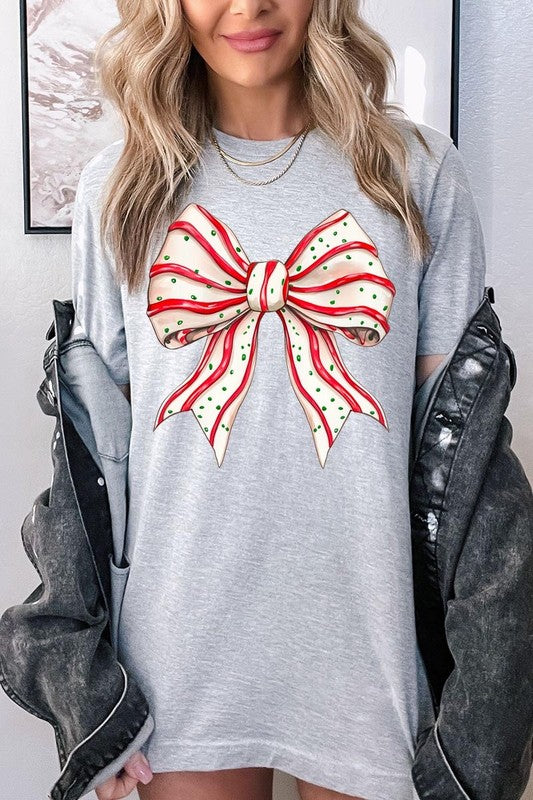 Christmas Tree Cake Bow | Graphic Tee