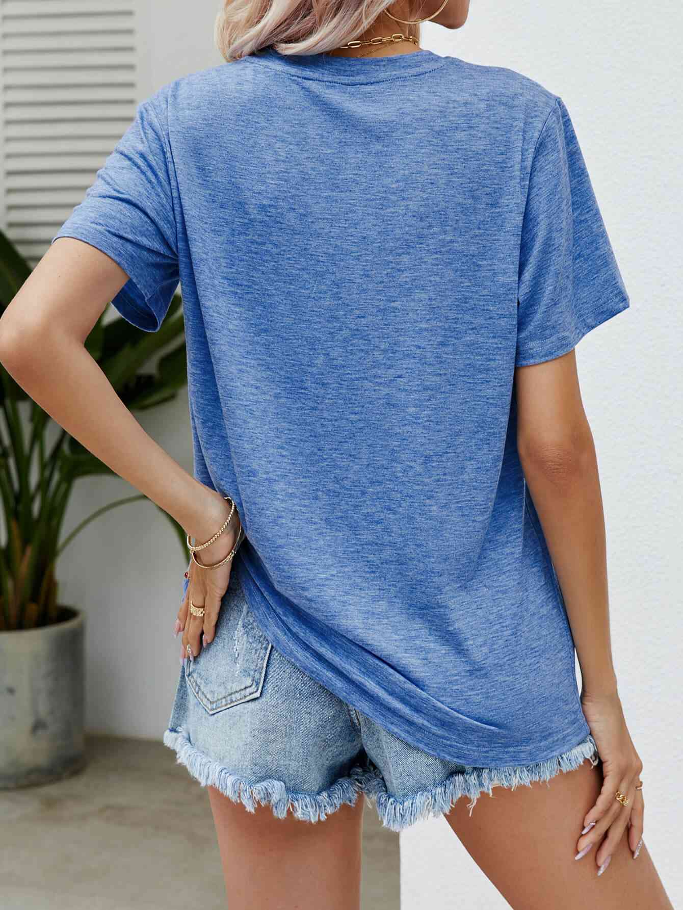 Mama Bunny | Graphic Tee