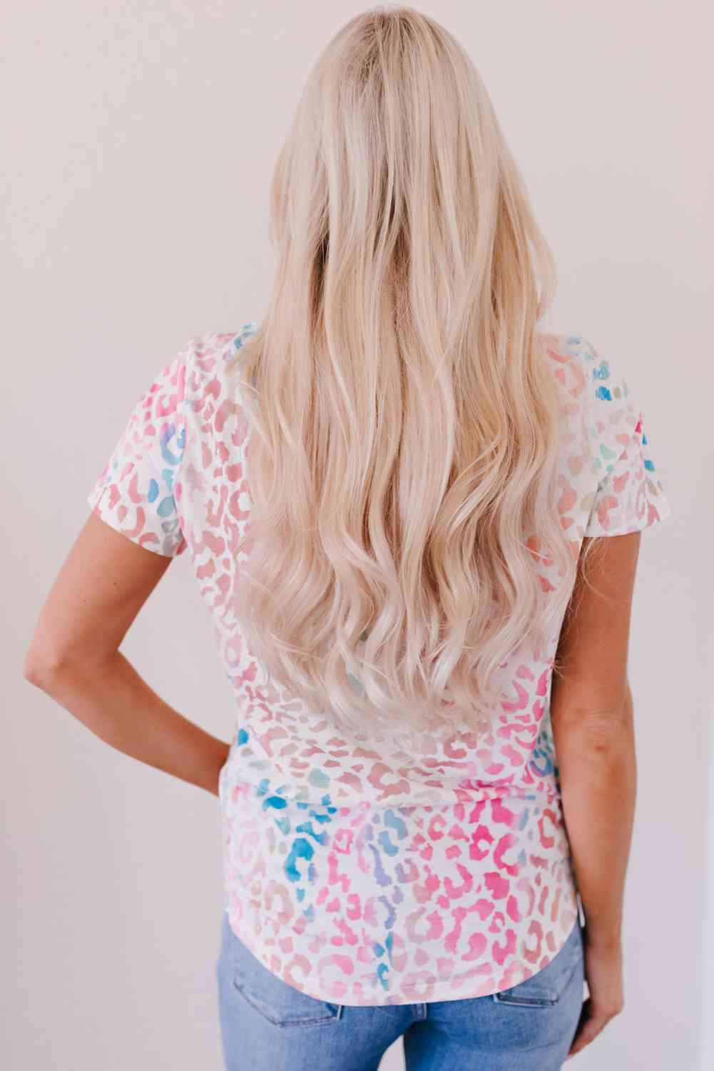 Party Leopard | V-Neck Tee