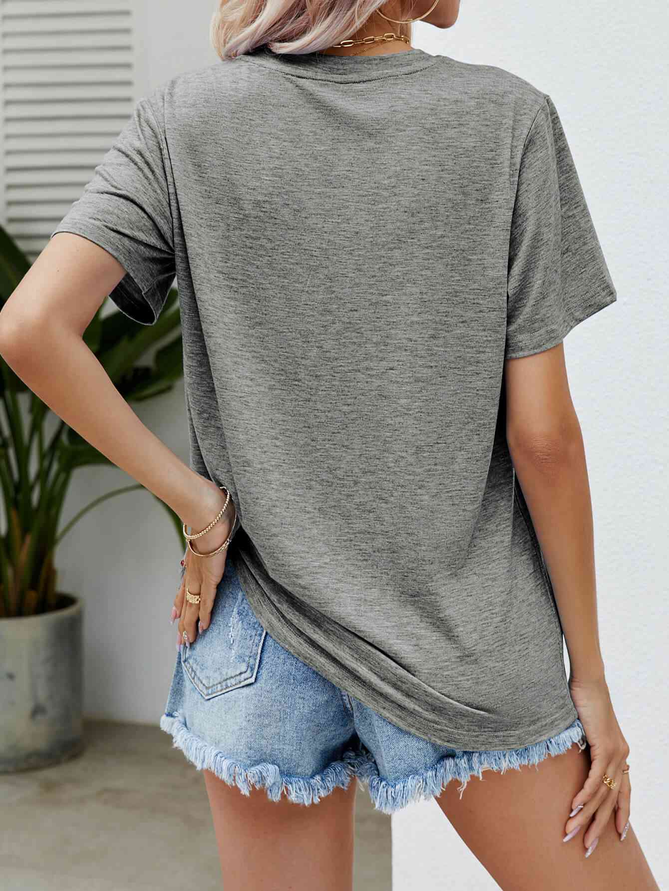 Mama Bunny | Graphic Tee