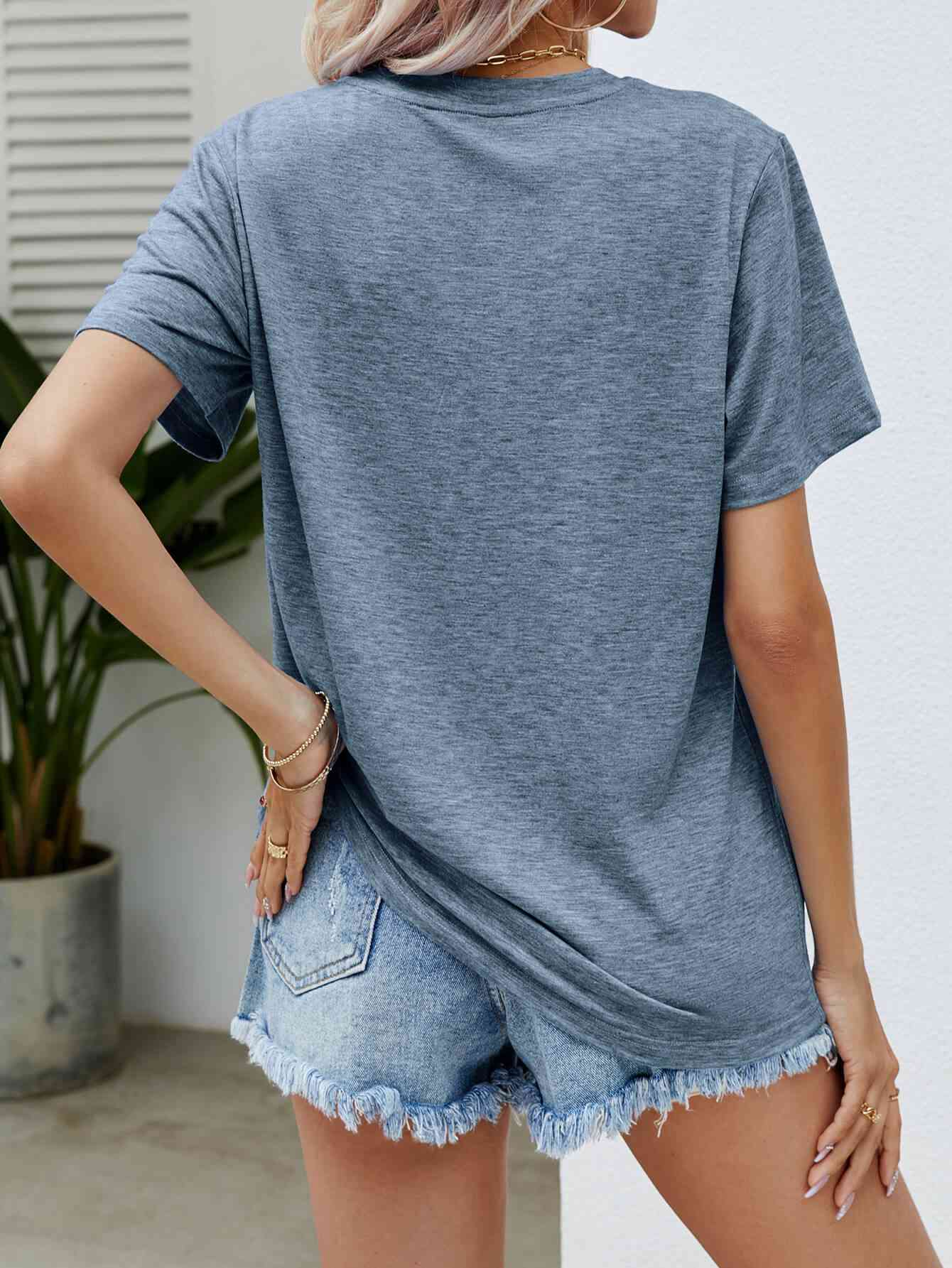 Mama Bunny | Graphic Tee