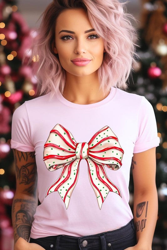 Christmas Tree Cake Bow | Graphic Tee