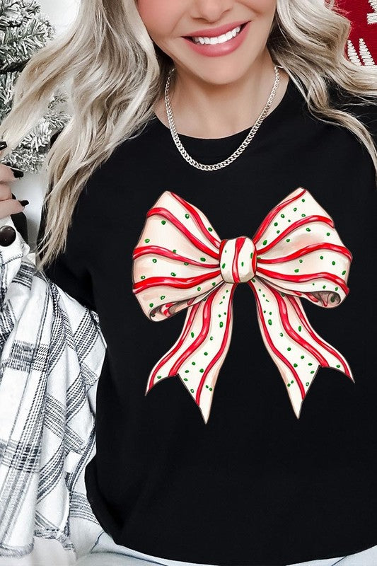 Christmas Tree Cake Bow | Graphic Tee